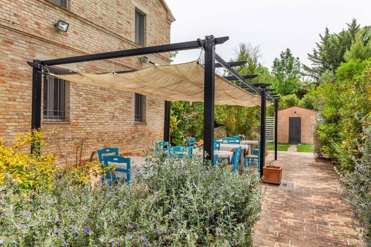 Grande Villa Storica Per Vacanze Con Giardino Privato E Piscina Ostra Exterior foto